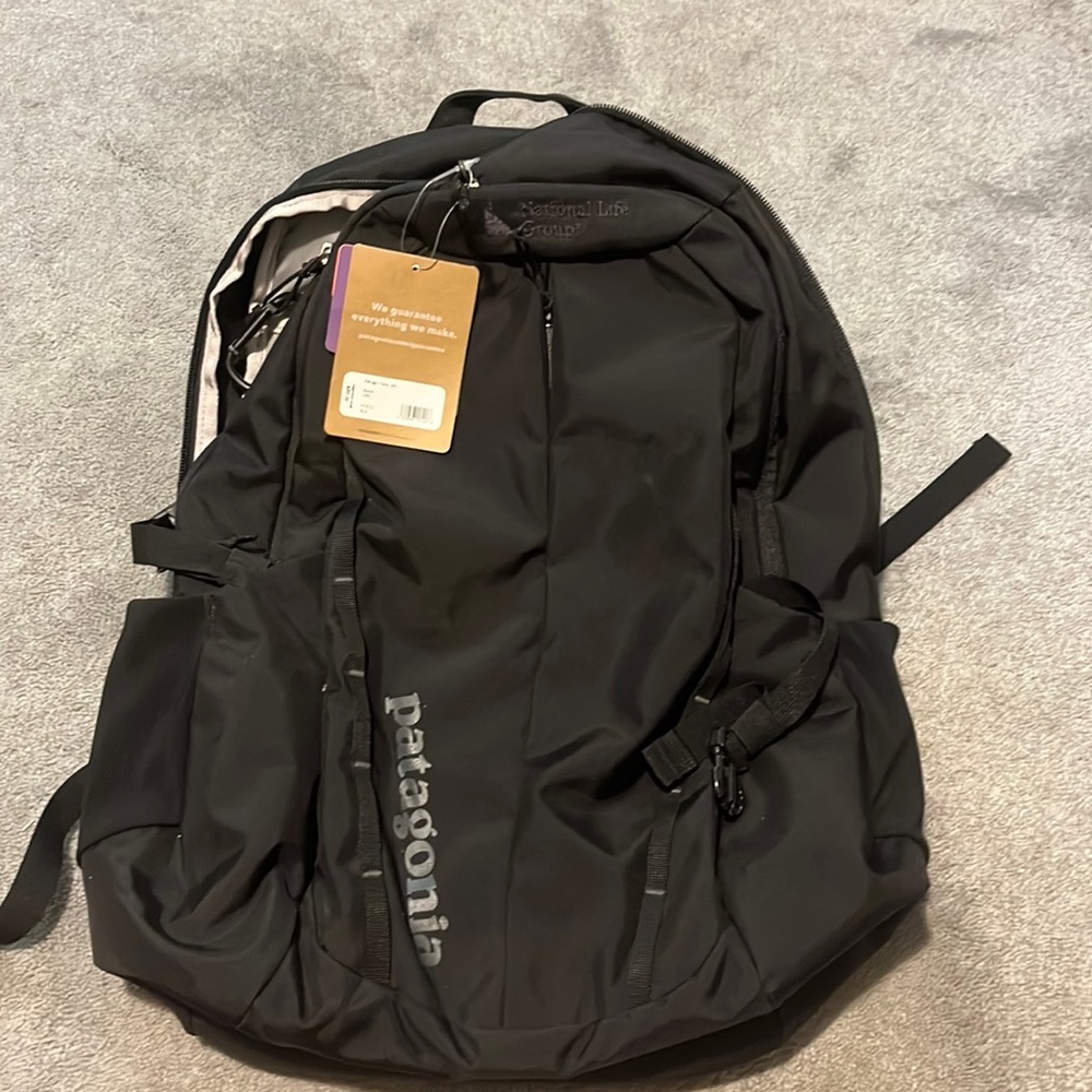 New with tags black Patagonia Refugio pack 28L